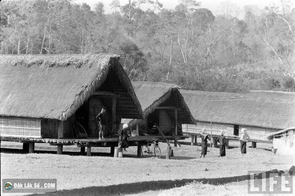cuoc song o buon ma thuot nam 1957 qua anh cua tap chi life Hinh 2