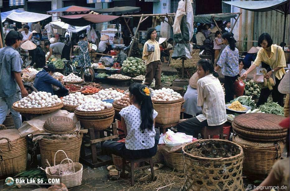 hinh doc ve cho buon ma thuot hon 30 nam truoc Hinh 2