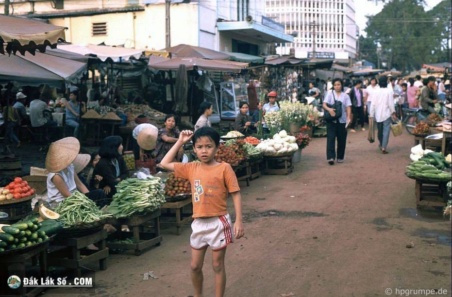 hinh doc ve cho buon ma thuot hon 30 nam truoc Hinh 9
