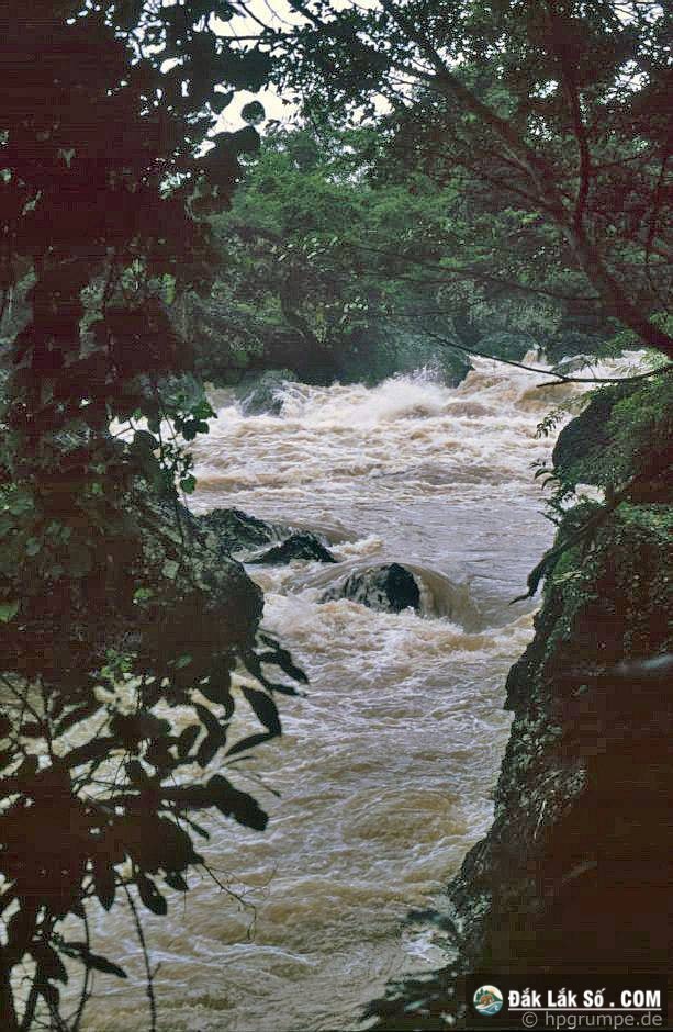 khac la chum anh mau ve buon ma thuot nam 1992 Hinh 2