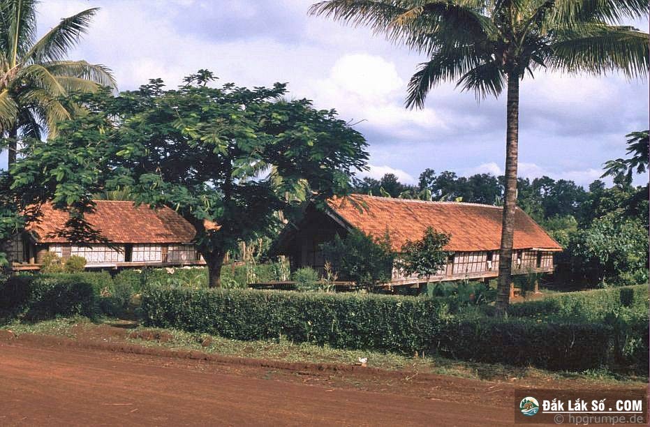 khac la chum anh mau ve buon ma thuot nam 1992 Hinh 8